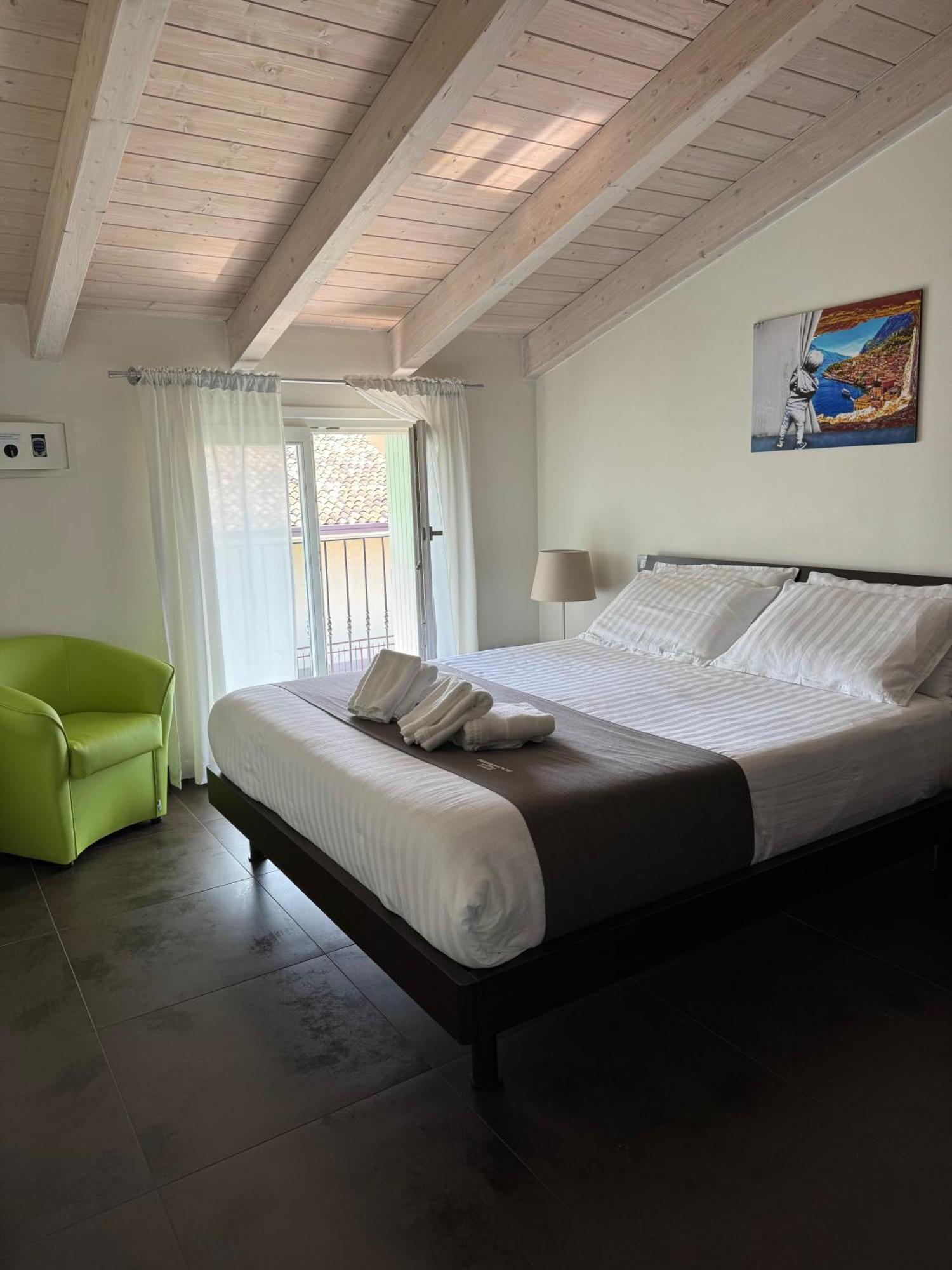 Residence Del Lago Desenzano del Garda Ngoại thất bức ảnh