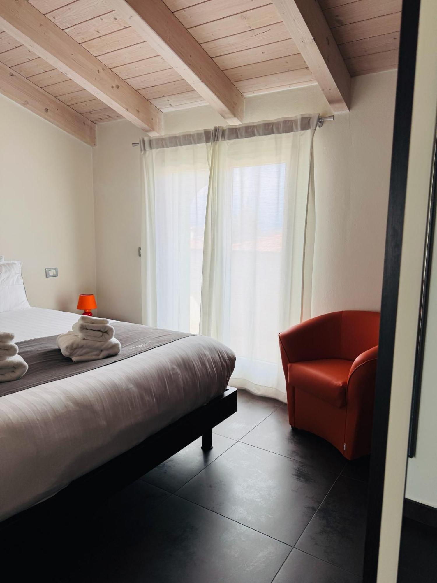 Residence Del Lago Desenzano del Garda Ngoại thất bức ảnh