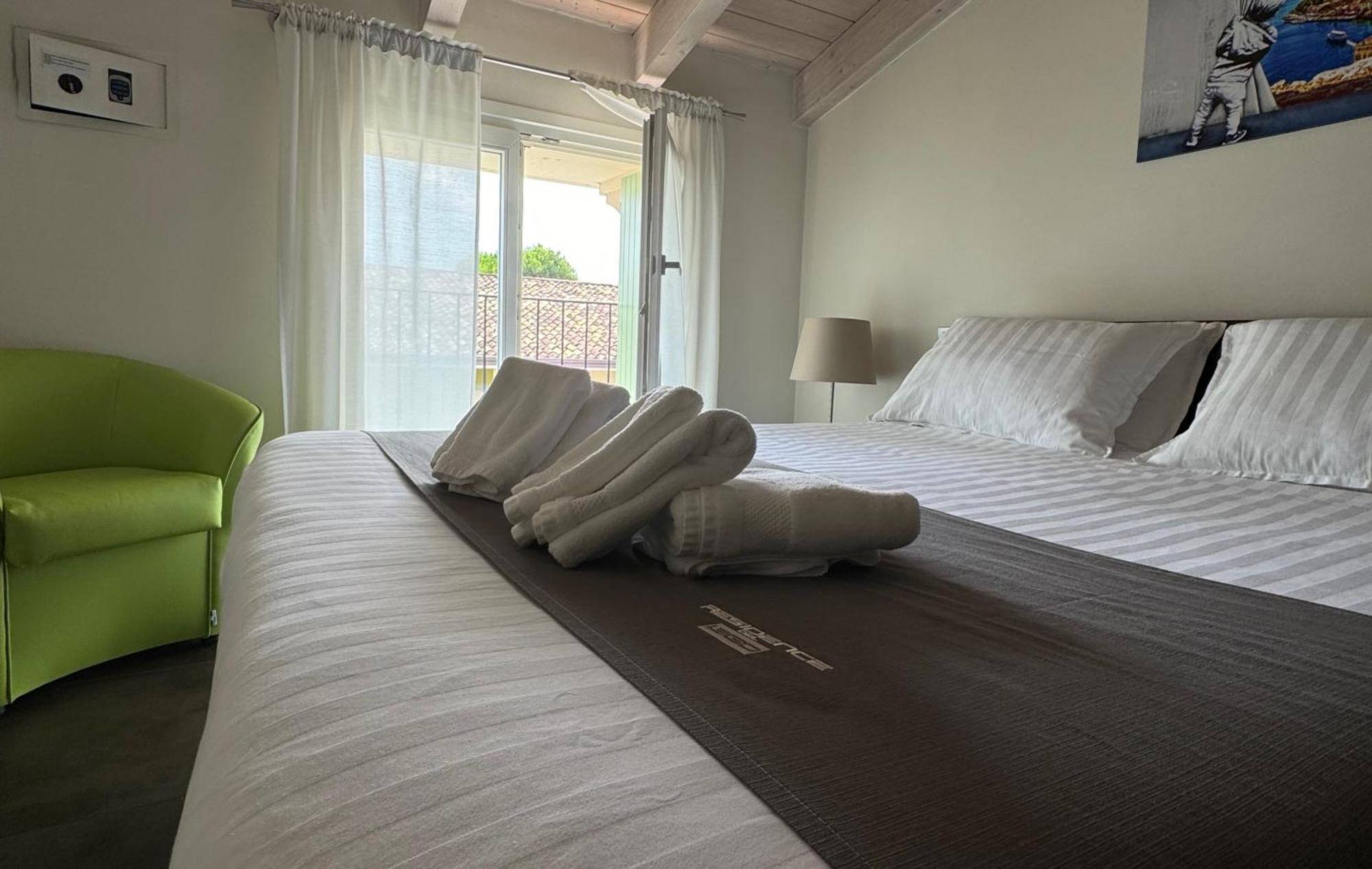 Residence Del Lago Desenzano del Garda Ngoại thất bức ảnh